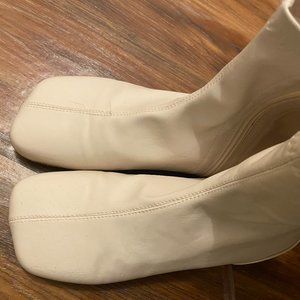 Women Beige Square Toe Flat Ankle Boots